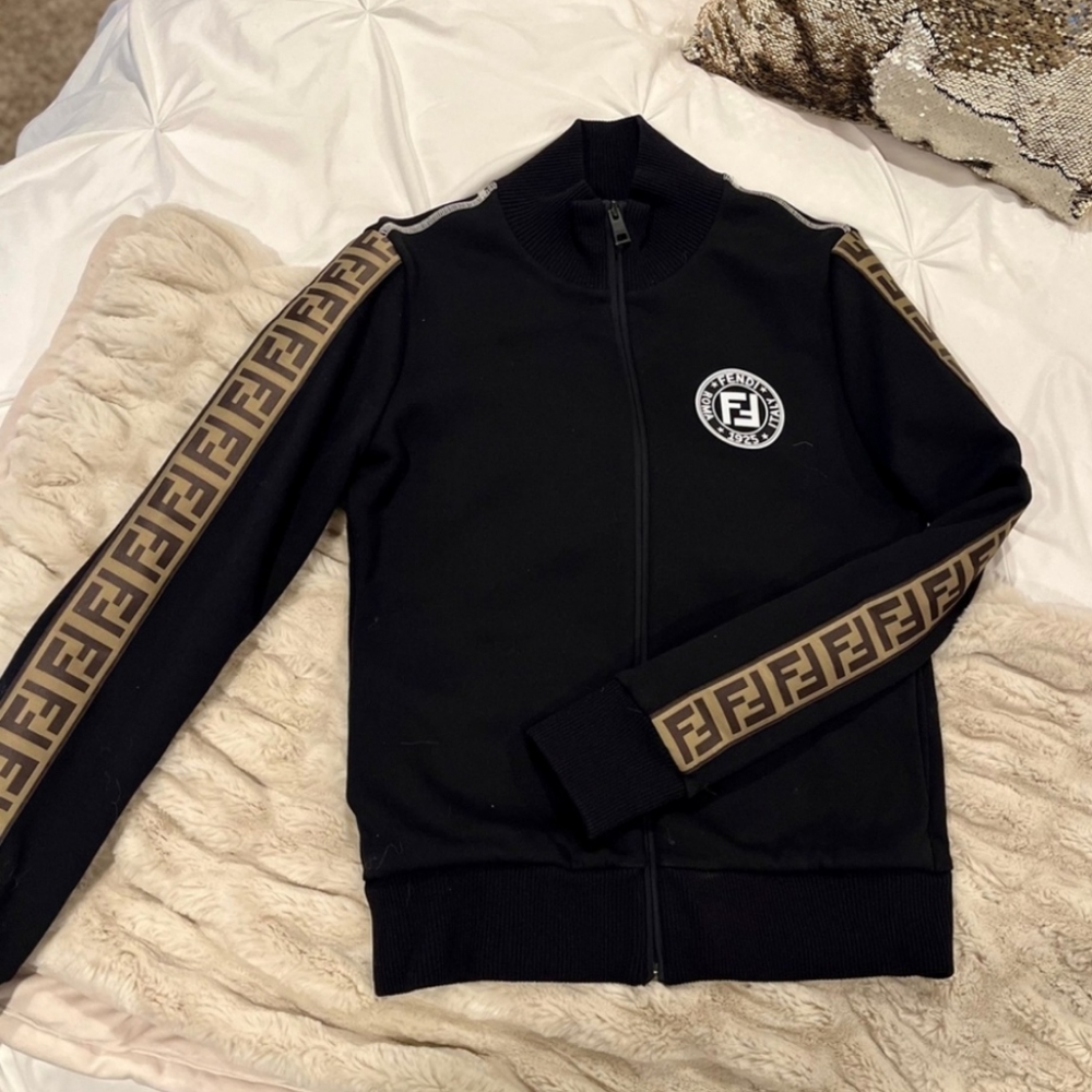 FENDI Logo Track Suit PRICE FIRM - Picture 2 of 6